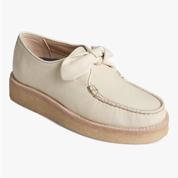 Sperry Captain's Crepe Bow Oxford in Ivory with Tote Bag - Picture 3 of 12